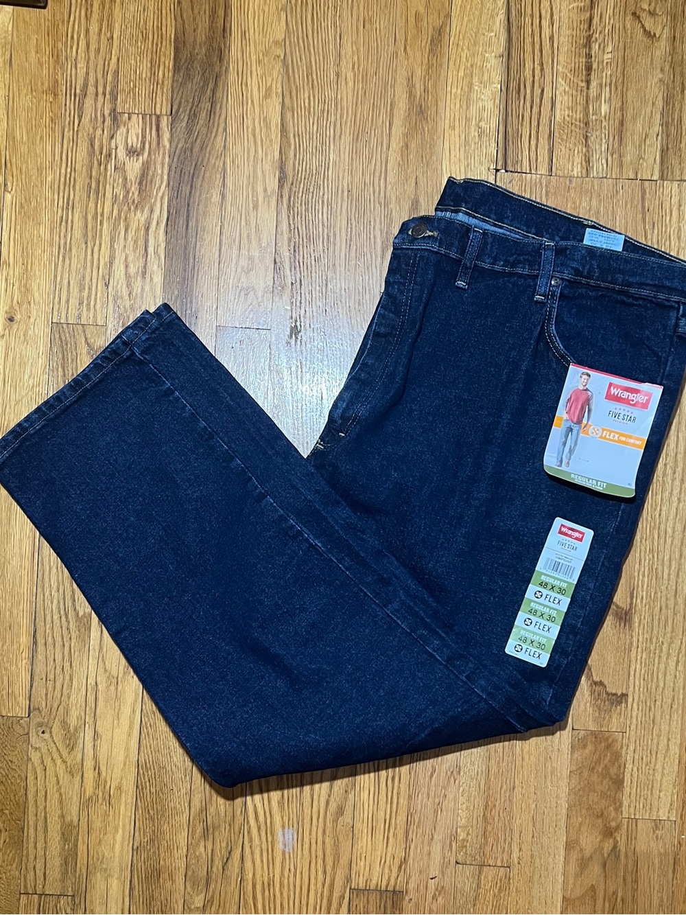 BNWT Wrangler Men’s Blue Dark Wash Straight Fit Stretch 5-Pocket Jeans 48